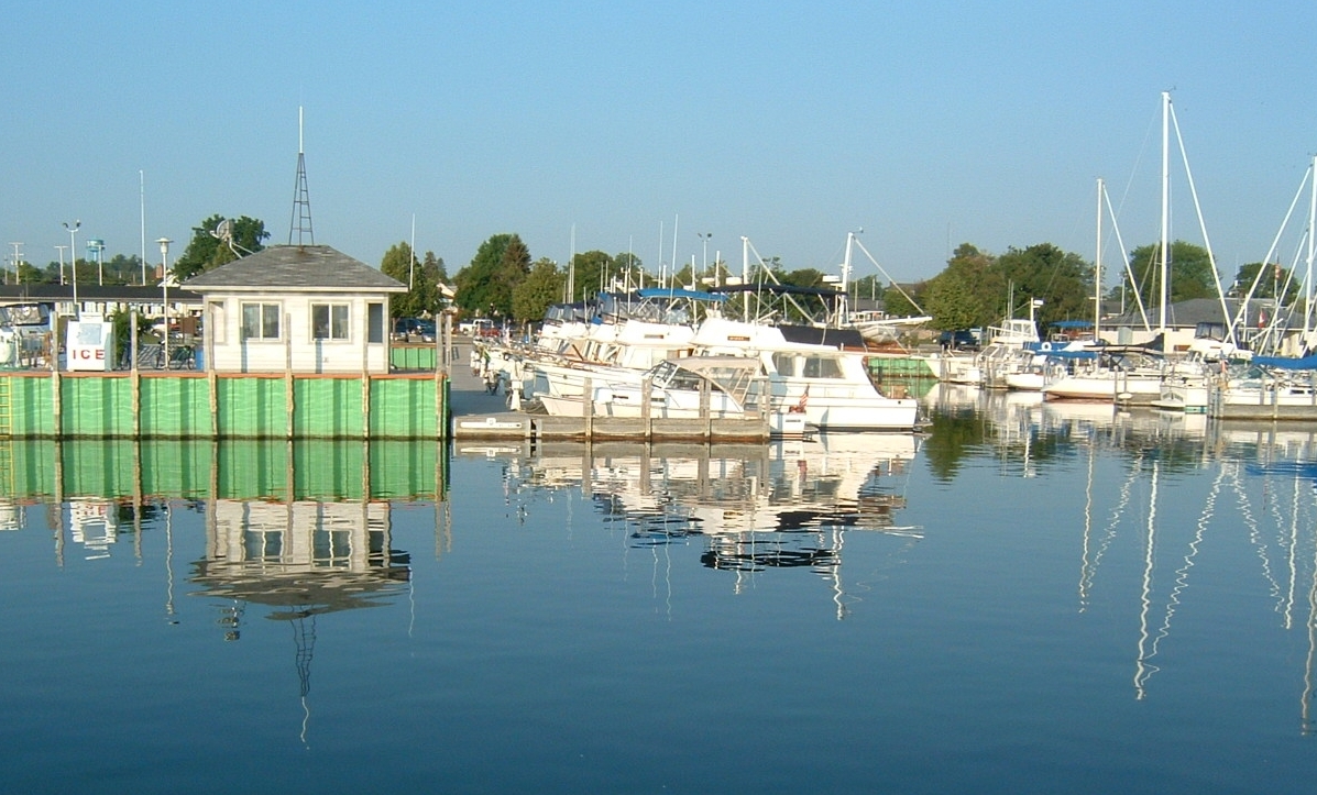Harbor City Fuel Dock The Great Lakes Cruising Club